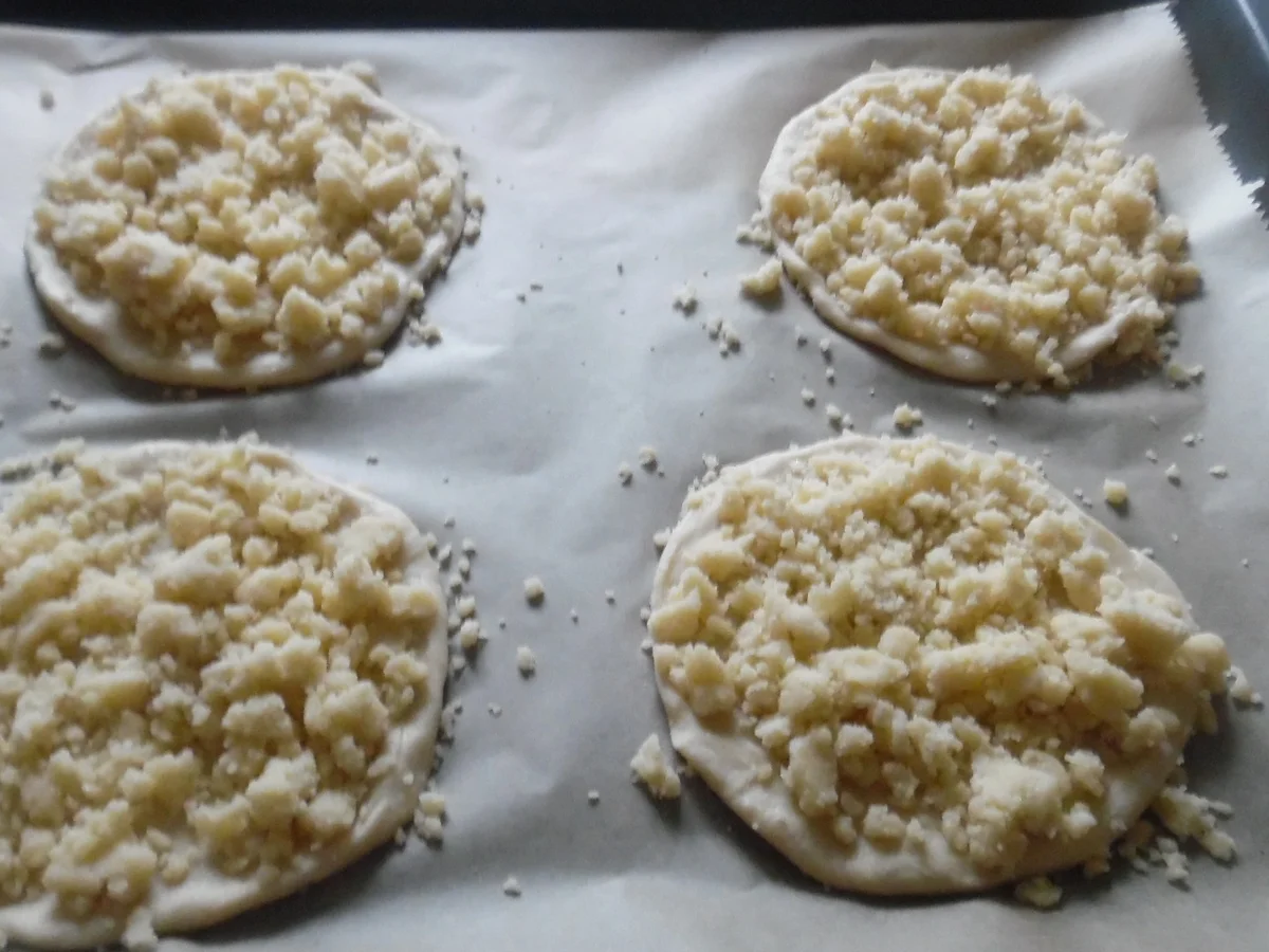 Rezept: Streusel-Schnecken mit und ohne Füllung Bild Nr. 1942 Streusel-Schnecken mit und ohne Füllung - Rezept - Bild Nr. 1942