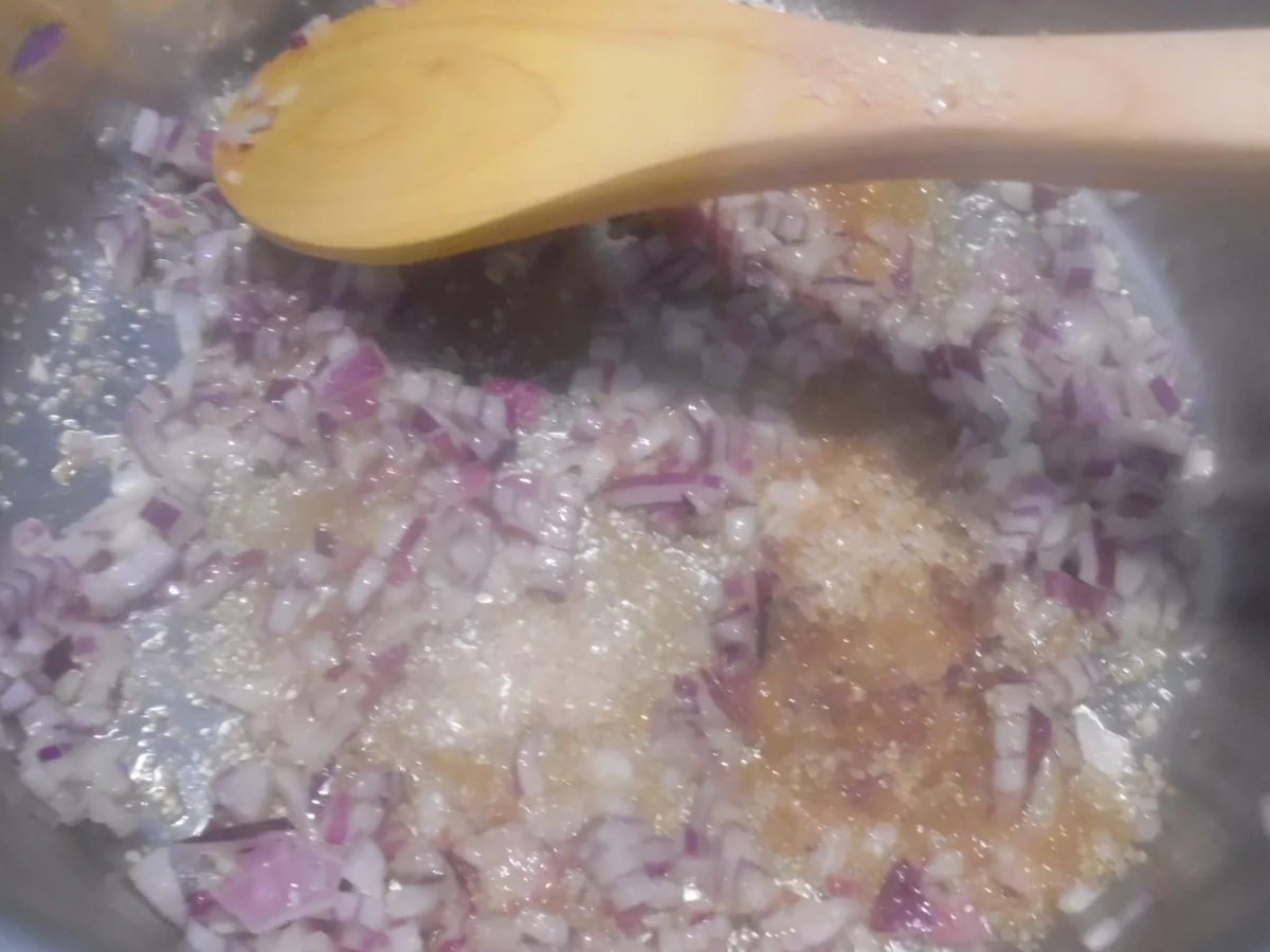 Gefüllte Hähnchenbrust-Filets, Paprika-Soße, Rahm-Mangold und Parmesan-Polenta - Rezept - Bild Nr. 1949