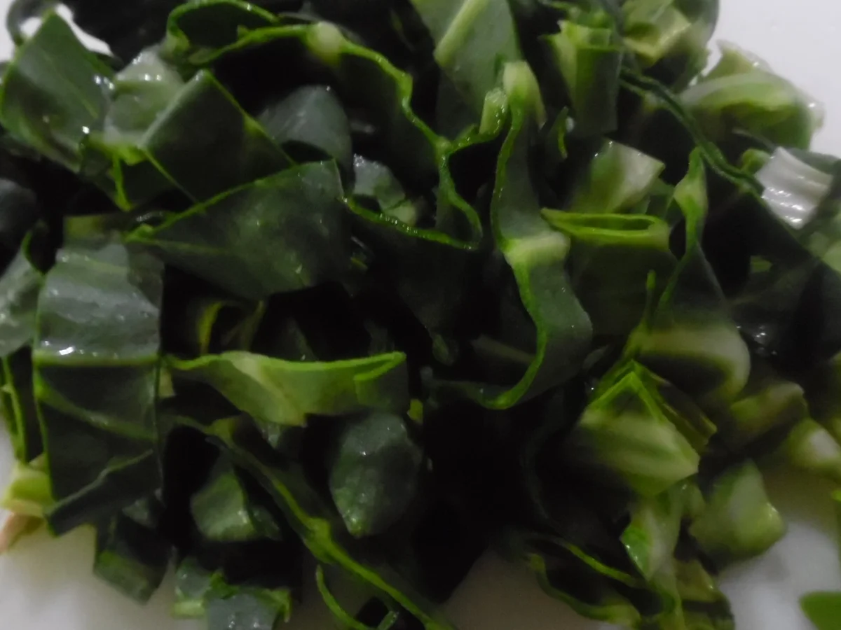 Gefüllte Hähnchenbrust-Filets, Paprika-Soße, Rahm-Mangold und Parmesan-Polenta - Rezept - Bild Nr. 1956