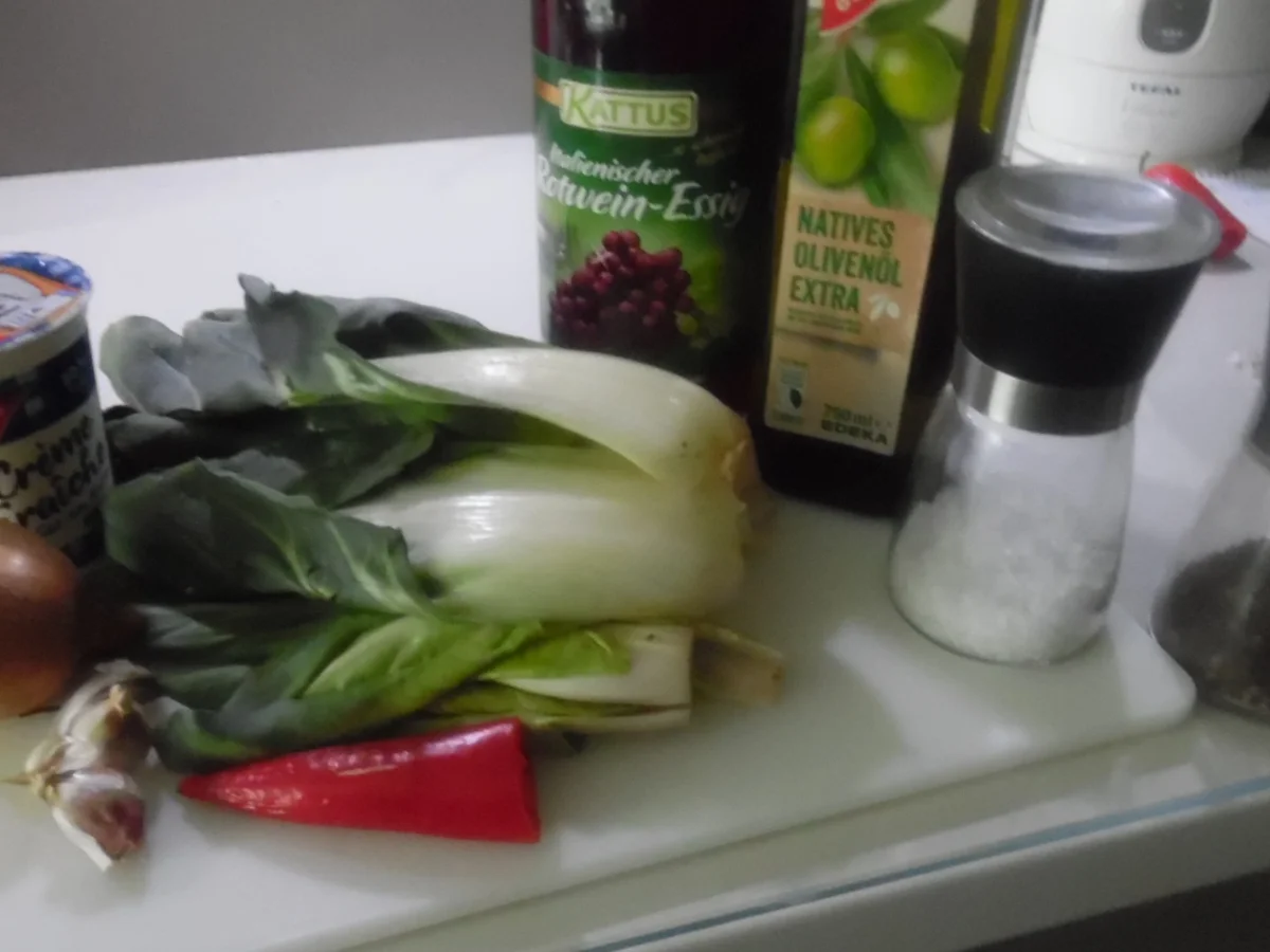 Gefüllte Hähnchenbrust-Filets, Paprika-Soße, Rahm-Mangold und Parmesan-Polenta - Rezept - Bild Nr. 1958