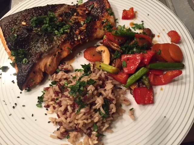 Rezept: Lachsfilet asiatisch mit Wokgemüse und Wildreis Bild Nr. 2 Lachsfilet asiatisch mit Wokgemüse und Wildreis - Rezept - Bild Nr. 2