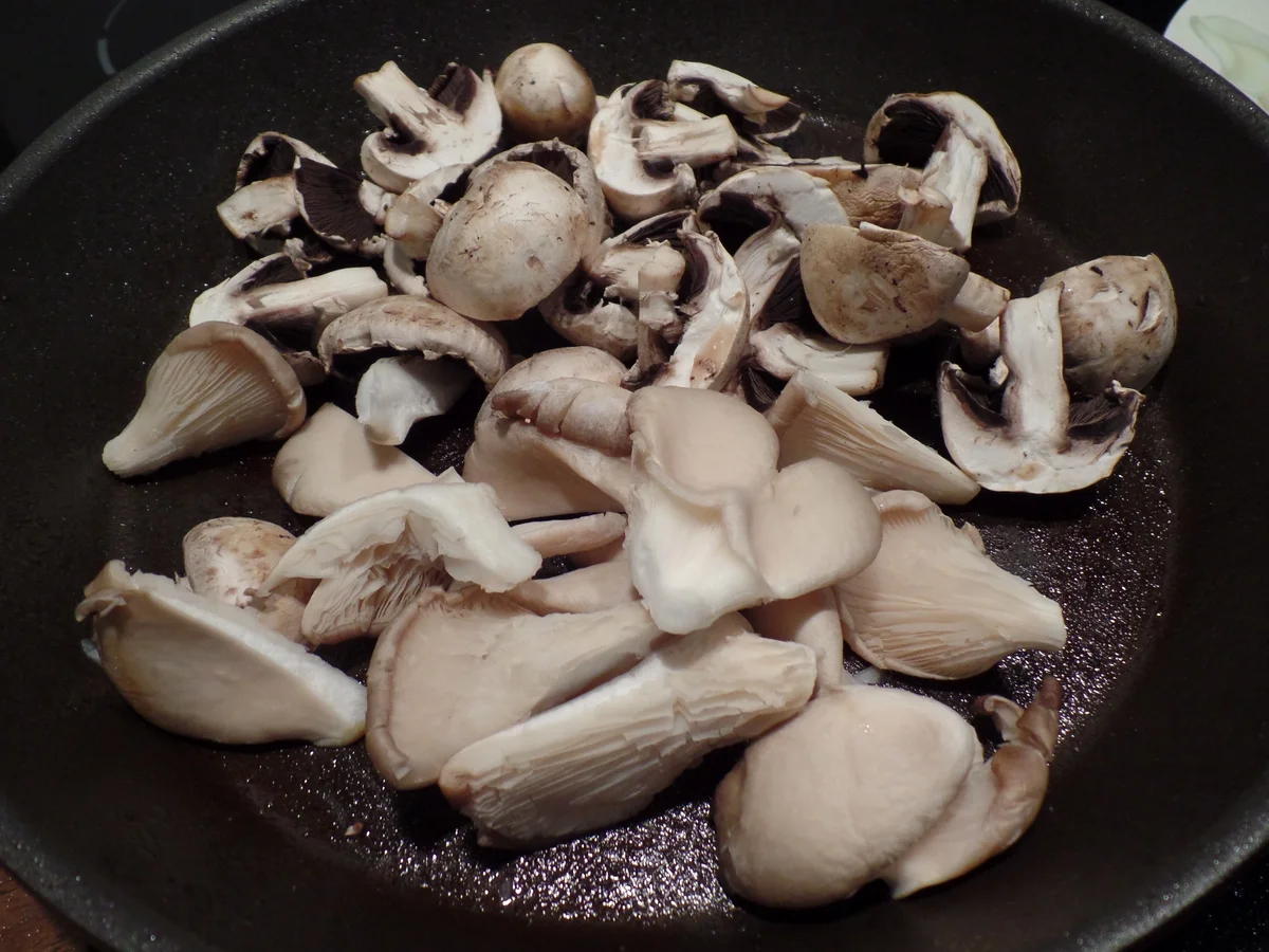 Schweinefilet-Pilz-Ragout mit Ofenkartoffeln - Rezept - Bild Nr. 1987