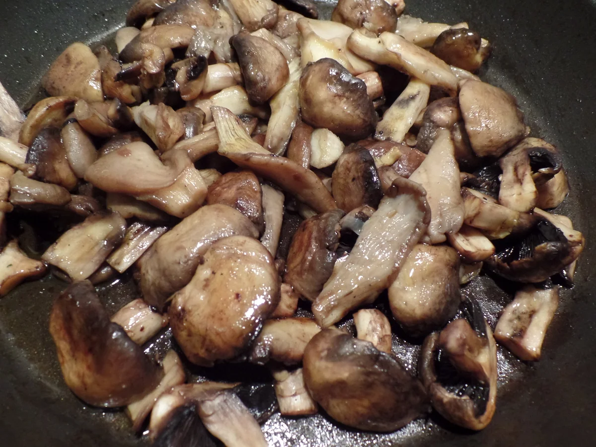 Schweinefilet-Pilz-Ragout mit Ofenkartoffeln - Rezept - Bild Nr. 1988