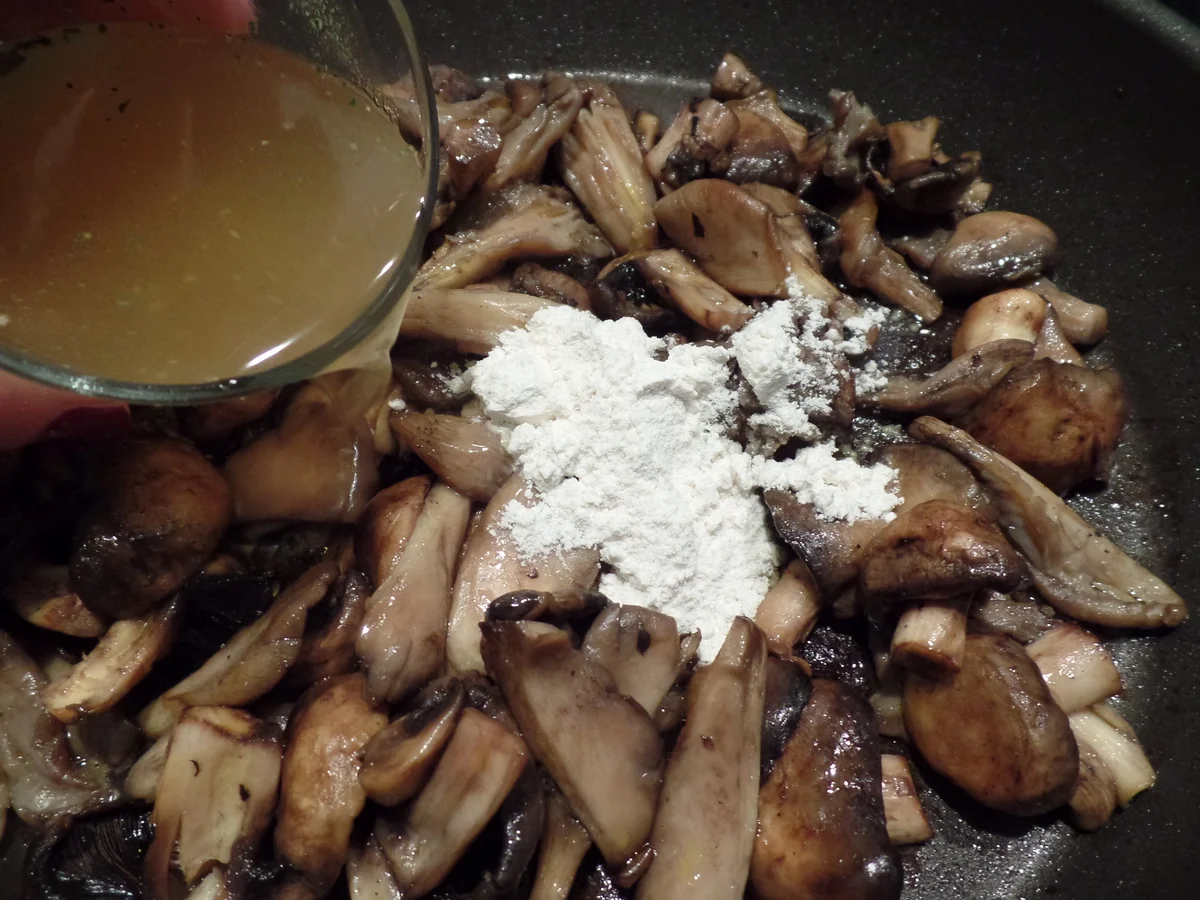 Schweinefilet-Pilz-Ragout mit Ofenkartoffeln - Rezept - Bild Nr. 1989