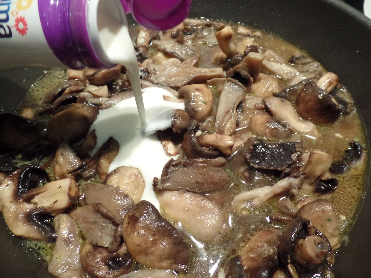 Schweinefilet-Pilz-Ragout mit Ofenkartoffeln - Rezept - Bild Nr. 1990