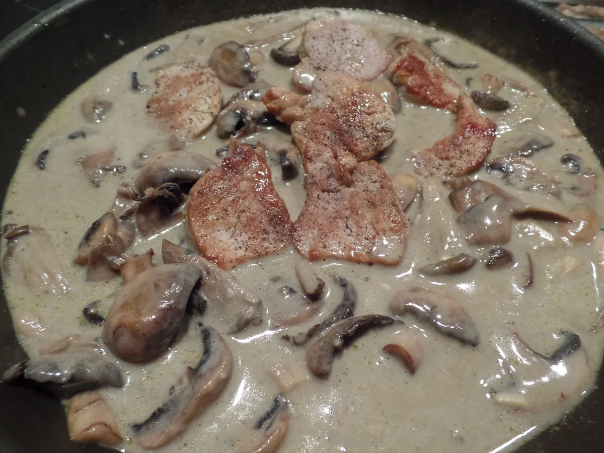 Schweinefilet-Pilz-Ragout mit Ofenkartoffeln - Rezept - Bild Nr. 1991