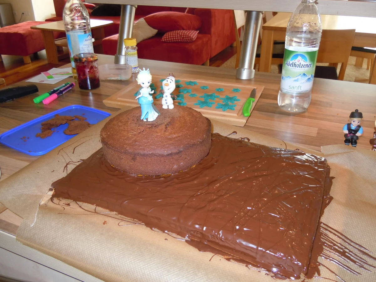 Rezept: Eiskönigin Elsa Frozen Torte Bild Nr. 1992 Eiskönigin Elsa Frozen Torte - Rezept - Bild Nr. 1992