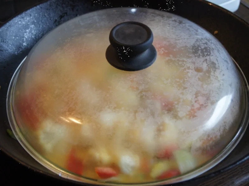 Rezept: Hähnchenbrustfiletcurry mit Gemüse und Süßkartoffelstampf Bild Nr. 2012 Hähnchenbrustfiletcurry mit Gemüse und Süßkartoffelstampf - Rezept - Bild Nr. 2012