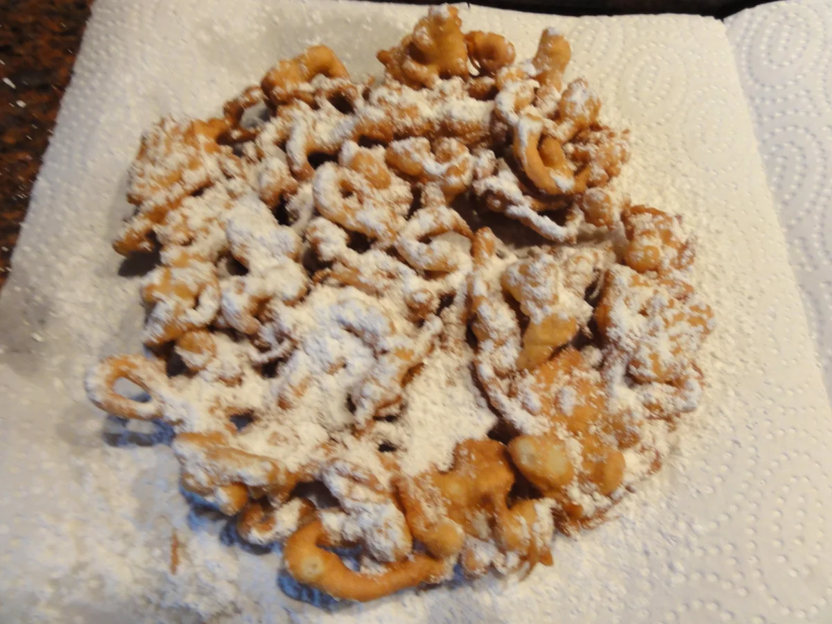 Rührteig:   STRIEBELKES  ~ Faschings o. Karnevalsgebäck ~ - Rezept - Bild Nr. 2009