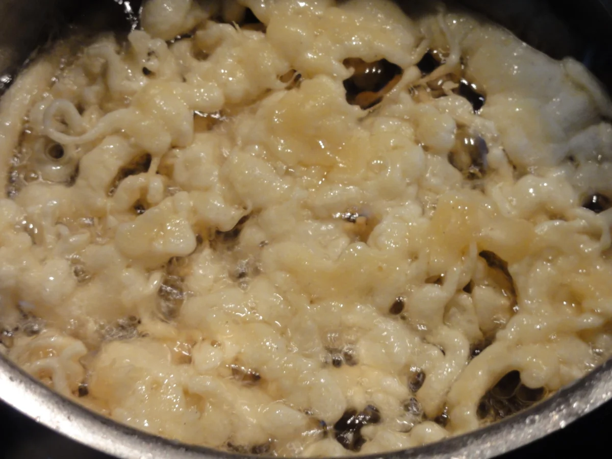 Rührteig:   STRIEBELKES  ~ Faschings o. Karnevalsgebäck ~ - Rezept - Bild Nr. 2010