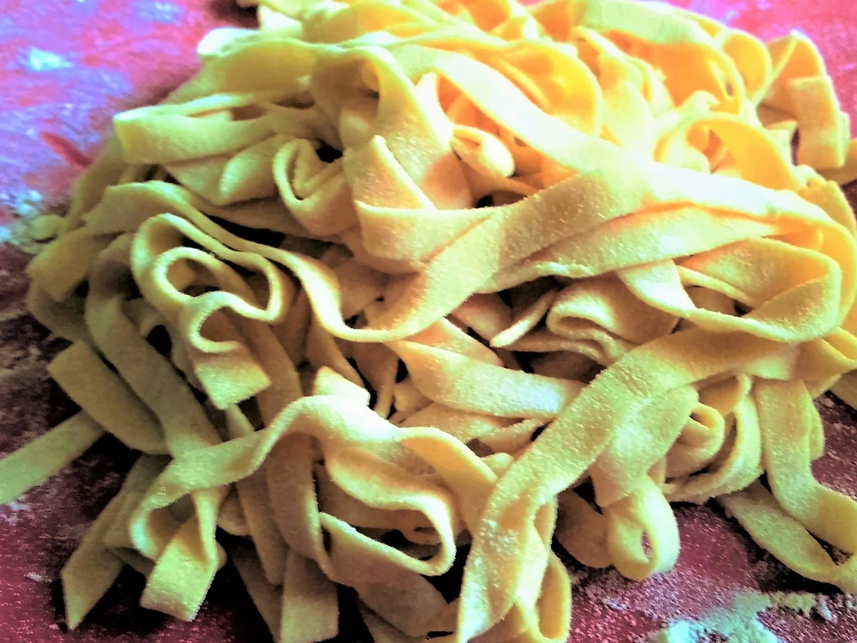 Selbstgemachter Nudelteig ... Variante Bandnudeln - Rezept - Bild Nr. 2039