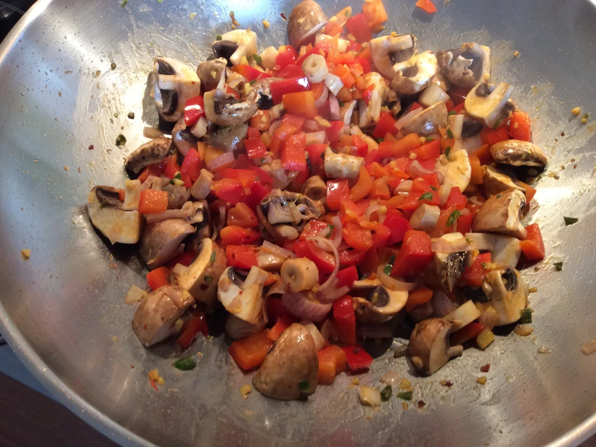 Rezept: Curry mit Heidelbeeren, Pilzen und Paprika und parfümiertem Reis Bild Nr. 2061 Curry mit Heidelbeeren, Pilzen und Paprika und parfümiertem Reis - Rezept - Bild Nr. 2061