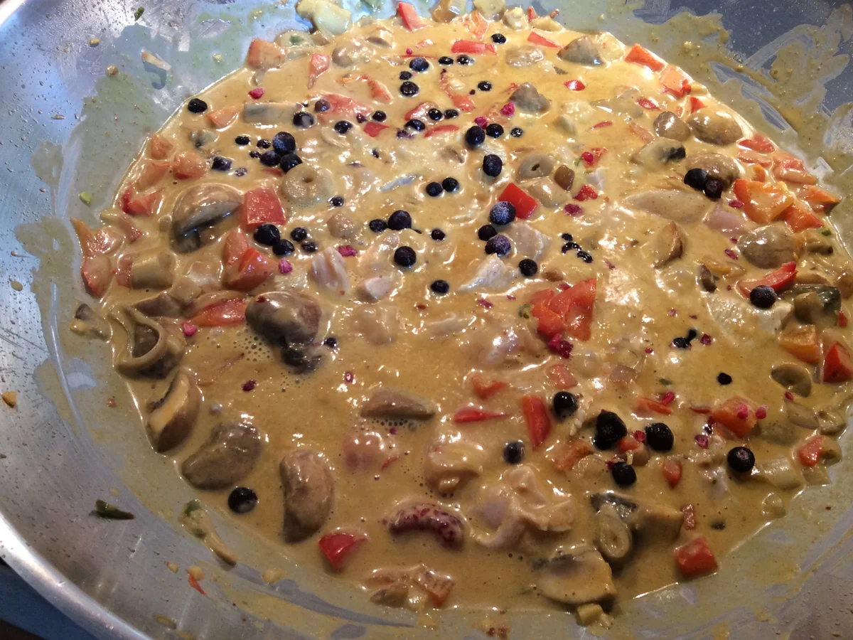 Rezept: Curry mit Heidelbeeren, Pilzen und Paprika und parfümiertem Reis Bild Nr. 2062 Curry mit Heidelbeeren, Pilzen und Paprika und parfümiertem Reis - Rezept - Bild Nr. 2062