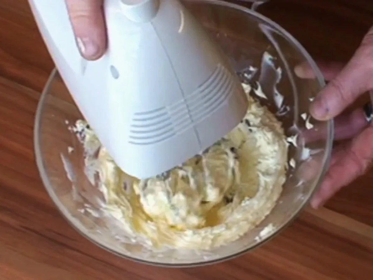 Rezept: Mazu12, Zitronenkekse mit Zitronen-Buttercreme Füllung. Bild Nr. 2060 Mazu12, Zitronenkekse mit Zitronen-Buttercreme Füllung. - Rezept - Bild Nr. 2060