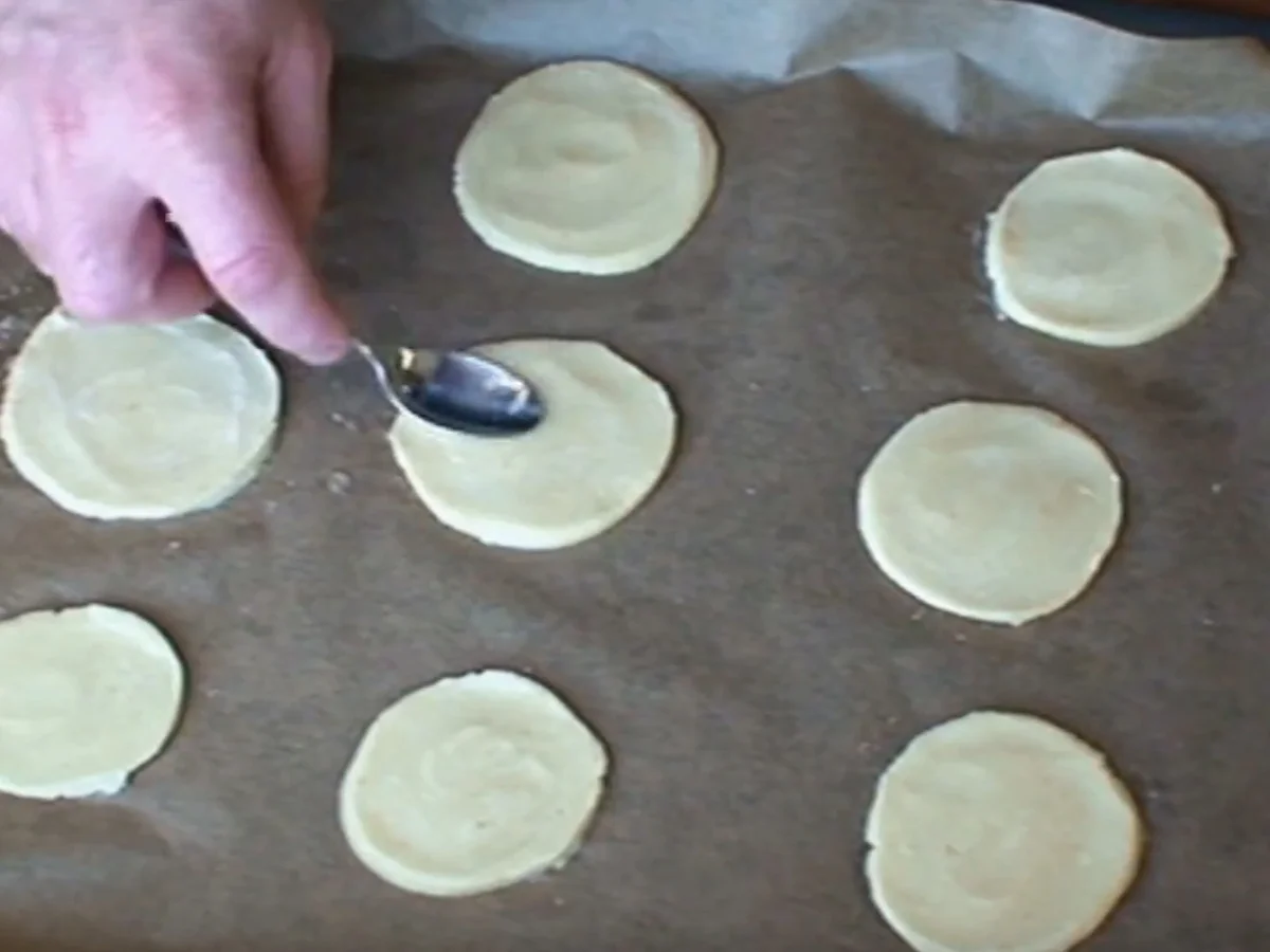 Rezept: Mazu12, Zitronenkekse mit Zitronen-Buttercreme Füllung. Bild Nr. 2062 Mazu12, Zitronenkekse mit Zitronen-Buttercreme Füllung. - Rezept - Bild Nr. 2062