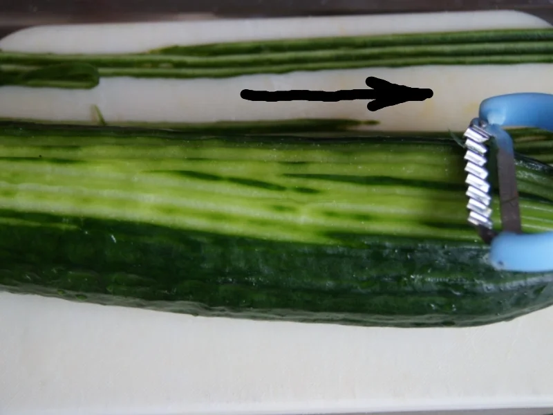 Wildlachsfilet auf geschmorter Gurke - Rezept - Bild Nr. 2059