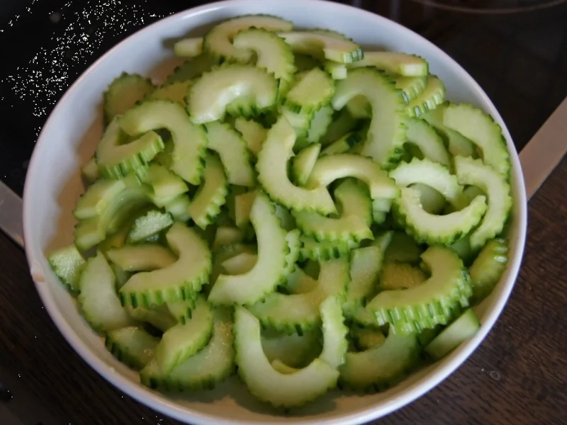 Wildlachsfilet auf geschmorter Gurke - Rezept - Bild Nr. 2063