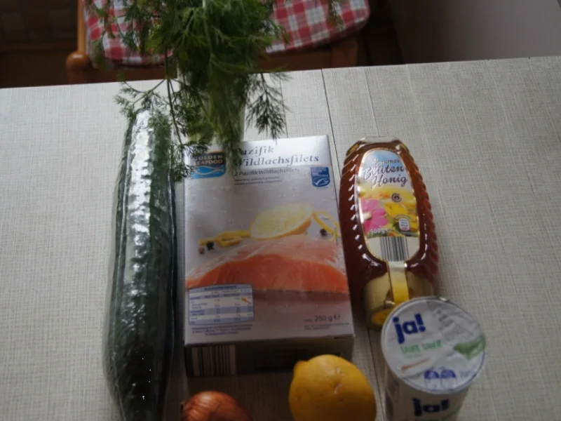Wildlachsfilet auf geschmorter Gurke - Rezept - Bild Nr. 2072