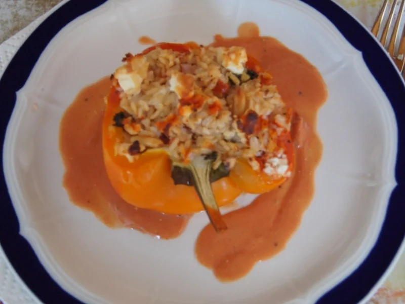 Gefüllte Paprika mit Schafskäse und Reis mit Gemüse - Rezept - Bild Nr. 2