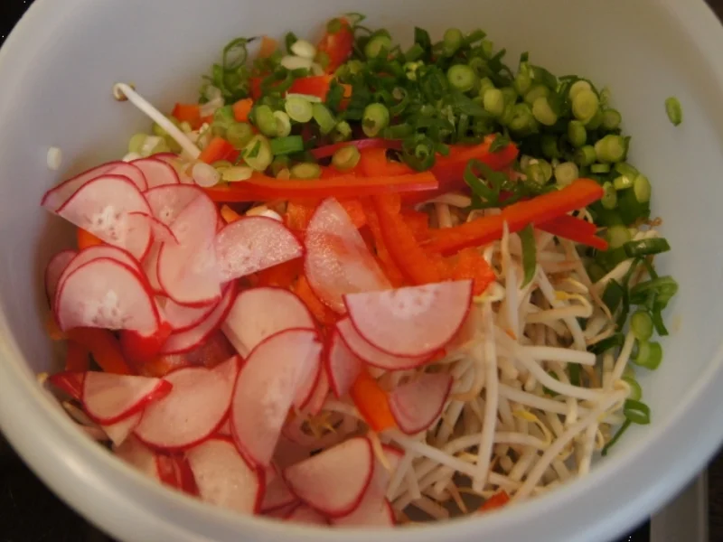 Mungobohnensprossensalat - Rezept - Bild Nr. 4