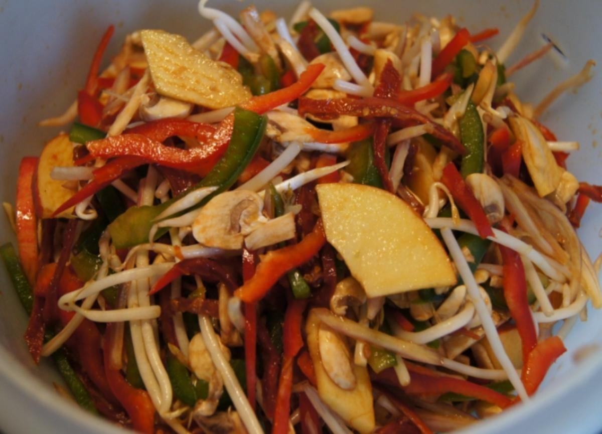 Bunter Salat mit Asia-Dressing - Rezept - kochbar.de