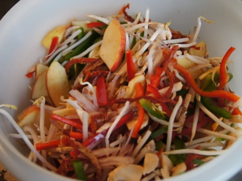Bunter Salat mit Asia-Dressing - Rezept - Bild Nr. 2091