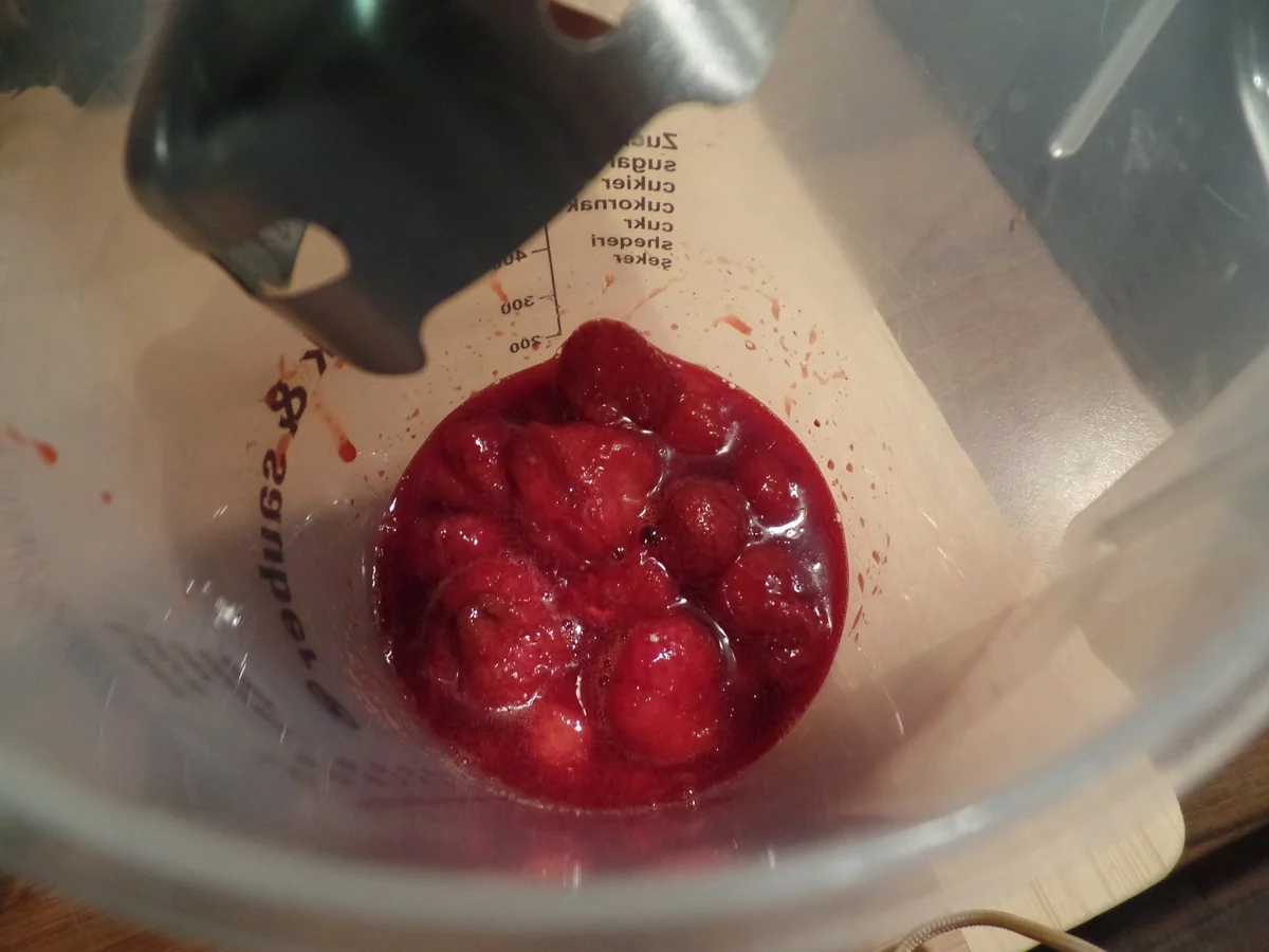 Mini-Muffins mit Erdbeersoße - Rezept - Bild Nr. 2094