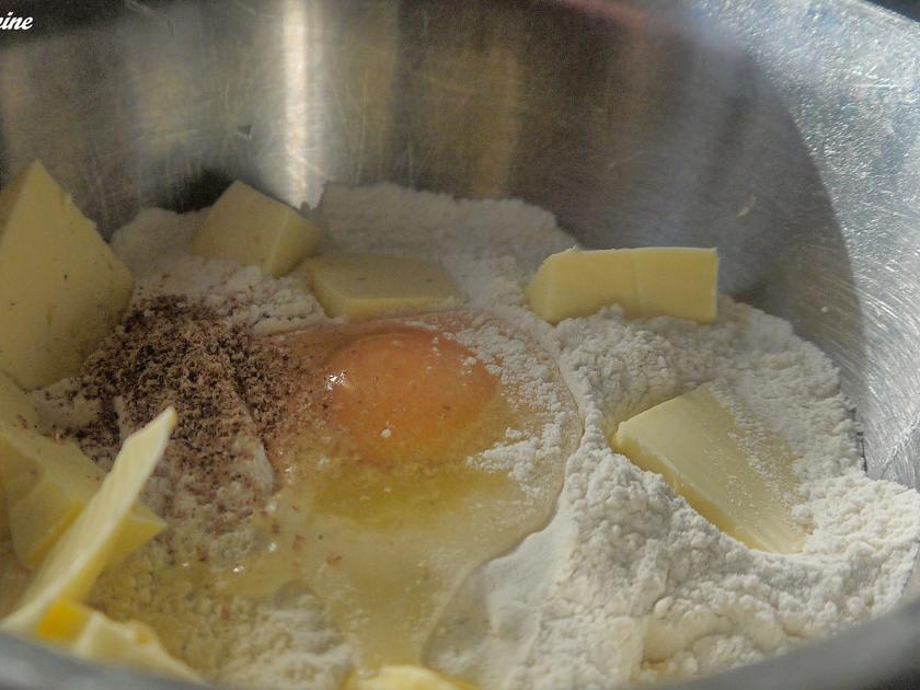 Tarte mit gebratenem Rosenkohl - einfach - 564 kcal/100g