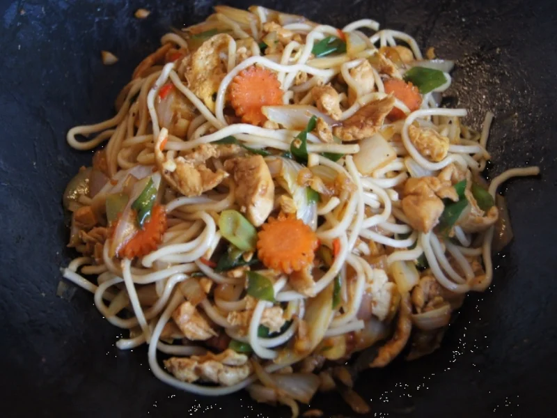 Rezept: Bami Goreng mit Hähnchenbrustfilet Bild Nr. 2105 Bami Goreng mit Hähnchenbrustfilet - Rezept - Bild Nr. 2105