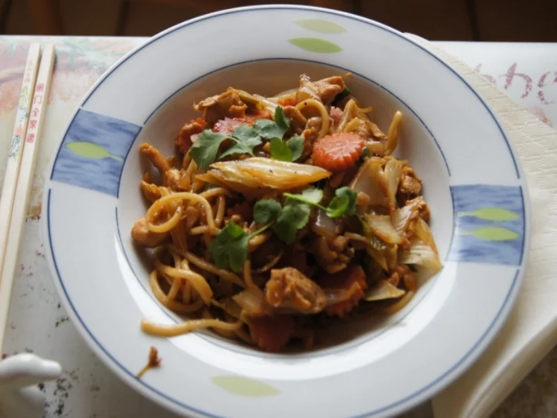 Rezept: Bami Goreng mit Hähnchenbrustfilet Bild Nr. 2106 Bami Goreng mit Hähnchenbrustfilet - Rezept - Bild Nr. 2106