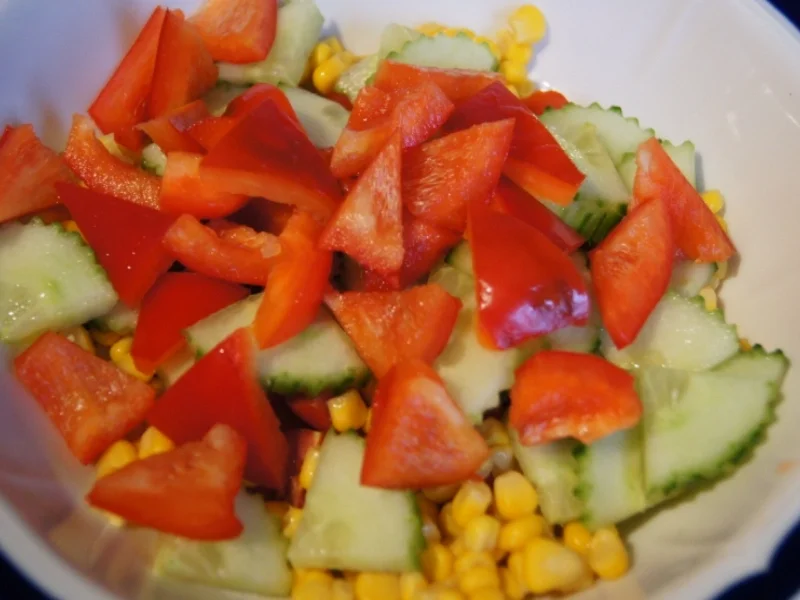 Gemischter Salat mit Soja-Essig-Dressing und Party Garnelen - Rezept - Bild Nr. 2102