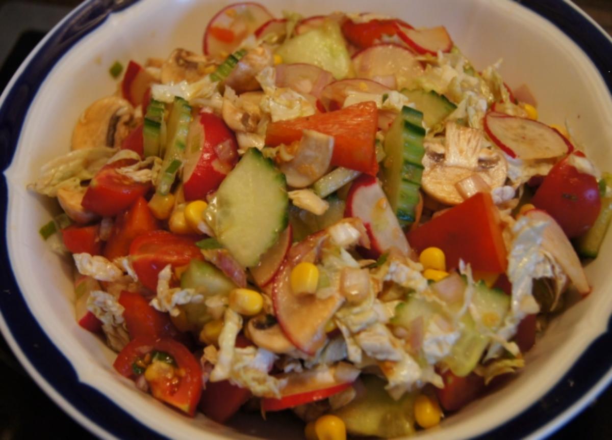 Gemischter Salat mit Soja-Essig-Dressing und Party Garnelen - Rezept - Bild Nr. 2110