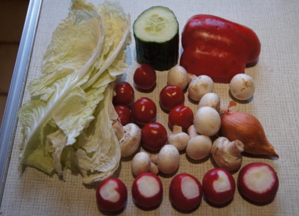 Gemischter Salat mit Soja-Essig-Dressing und Party Garnelen - Rezept - Bild Nr. 2113