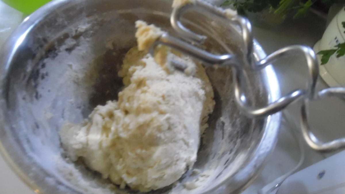 Manti mit Joghurt-Knoblauch-Soße und Paprika-Butter - Rezept - Bild Nr. 2108