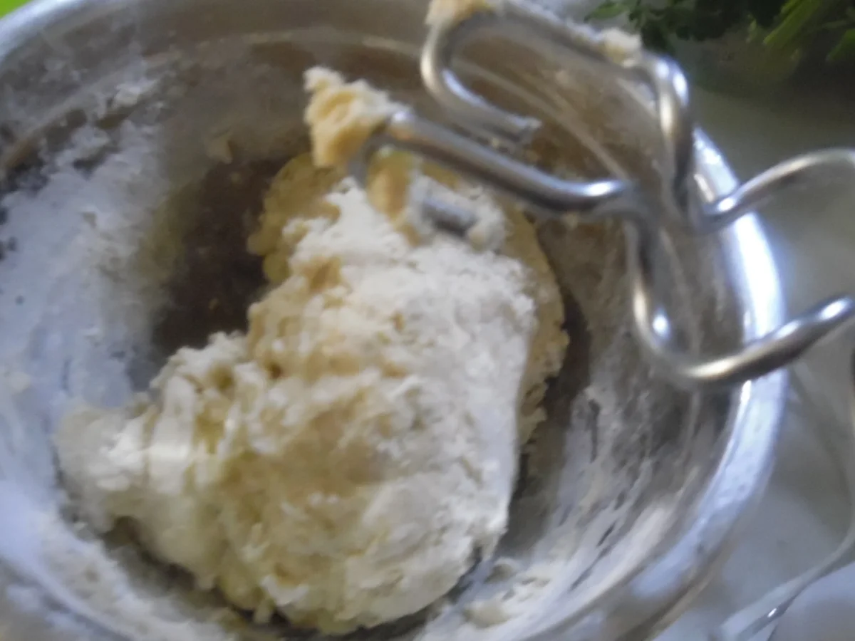 Rezept: Manti mit Joghurt-Knoblauch-Soße und Paprika-Butter Bild Nr. 2108 Manti mit Joghurt-Knoblauch-Soße und Paprika-Butter - Rezept - Bild Nr. 2108