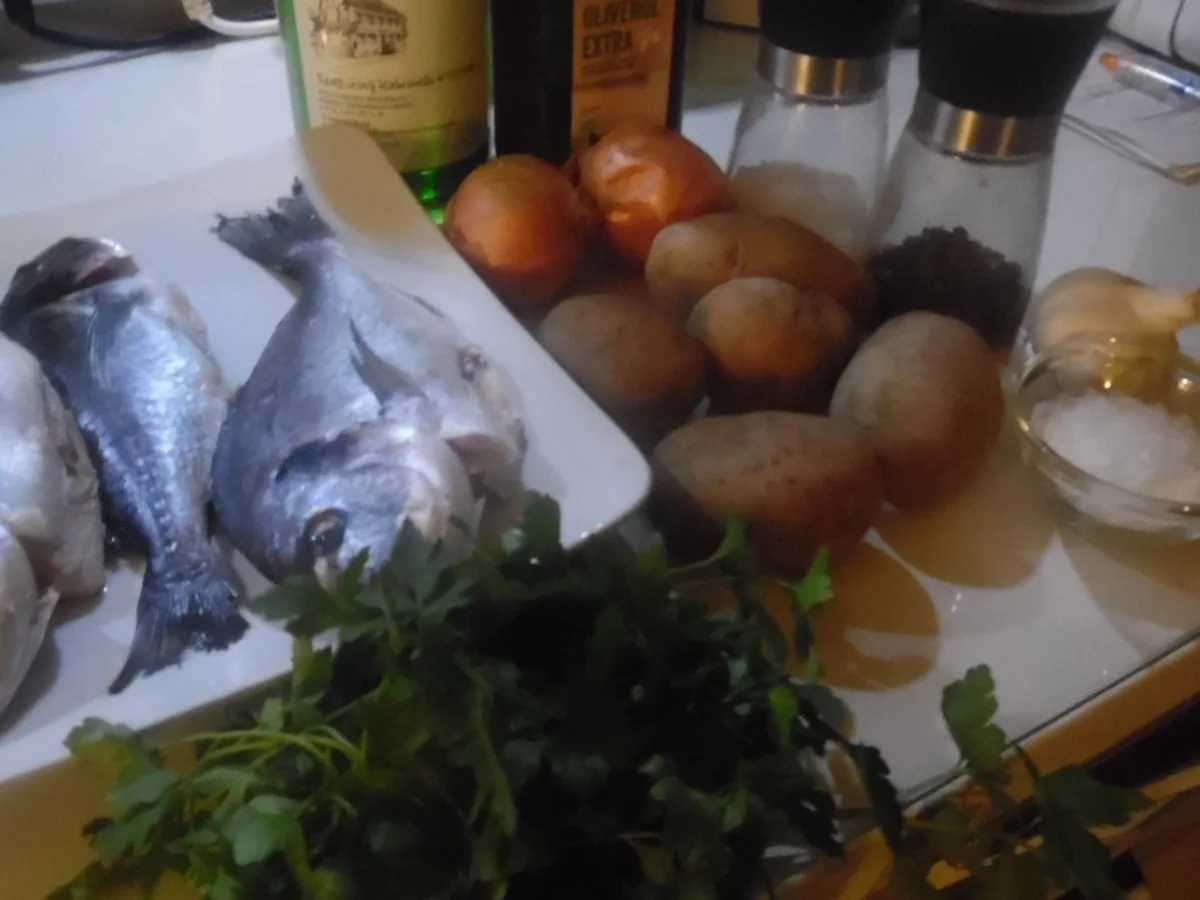 Rezept: Ofen-Dorade mit Knoblauch-Kartoffeln und Rahm-Schwarzwurzeln Bild Nr. 9 Ofen-Dorade mit Knoblauch-Kartoffeln und Rahm-Schwarzwurzeln - Rezept - Bild Nr. 9