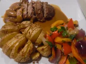 Lammkeule in Honig-Knoblauchsoße mit Paprika-Gemüse - Rezept - Bild Nr. 2123