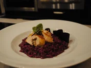 Perlhuhnroulade und lila Risotto - Rezept - Bild Nr. 2111