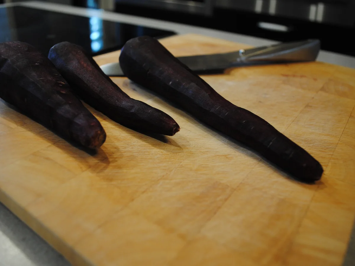 Perlhuhnroulade und lila Risotto - Rezept - Bild Nr. 2114