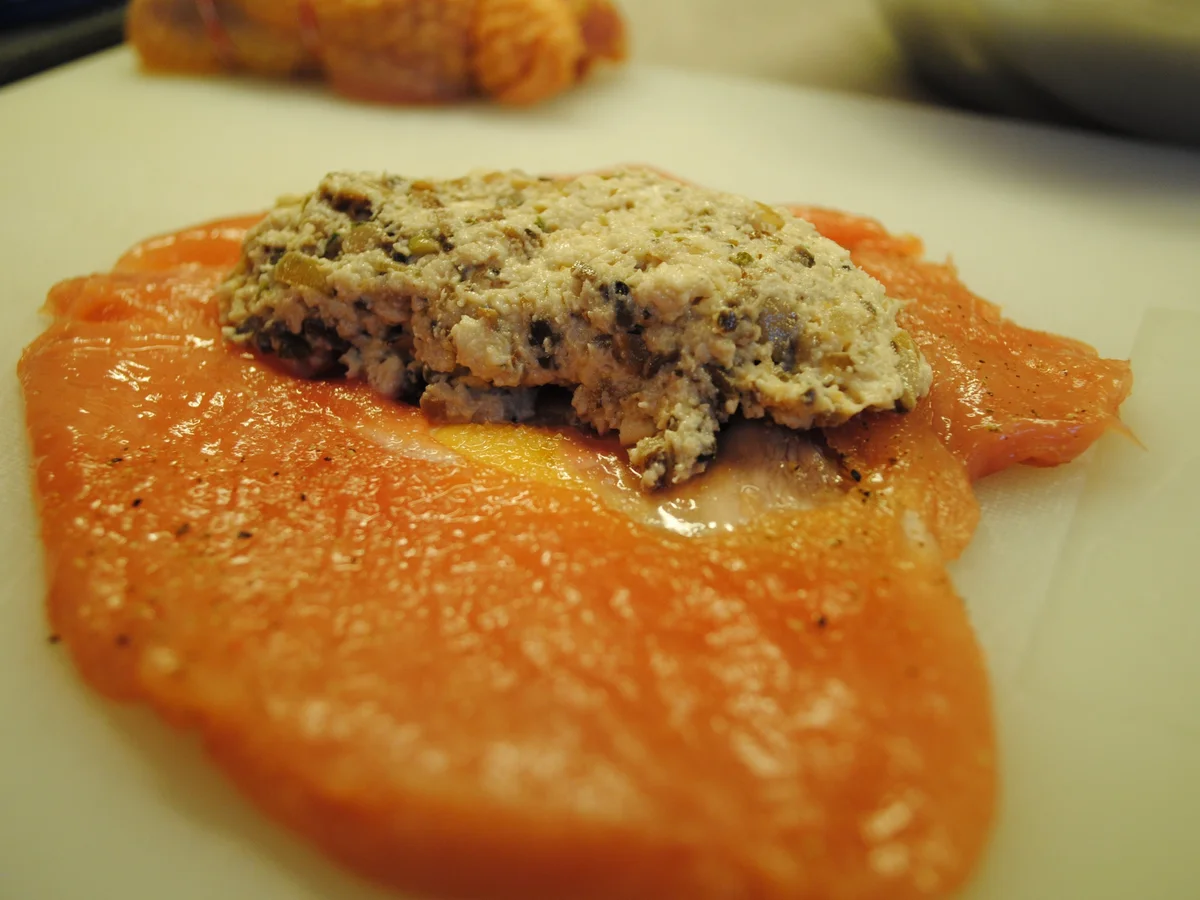 Perlhuhnroulade und lila Risotto - Rezept - Bild Nr. 2122