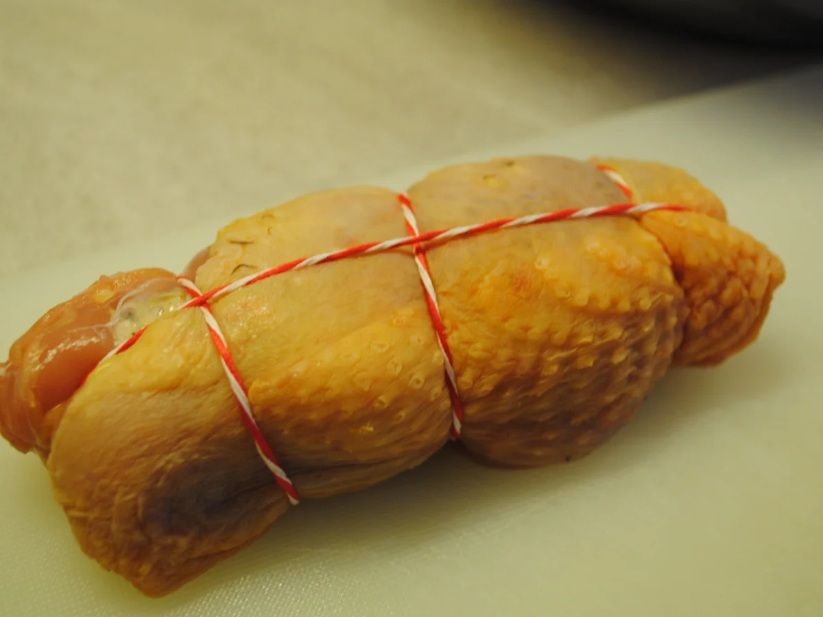 Perlhuhnroulade und lila Risotto - Rezept - Bild Nr. 2123