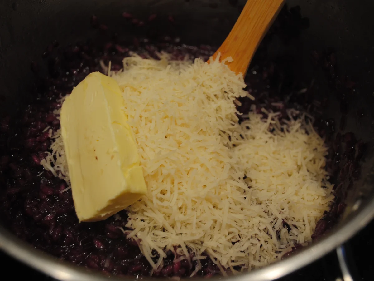 Perlhuhnroulade und lila Risotto - Rezept - Bild Nr. 2129