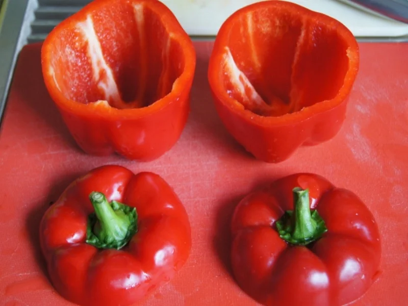 Gebackene Paprikaschote mit Gemüse und Ei - Rezept - Bild Nr. 2155