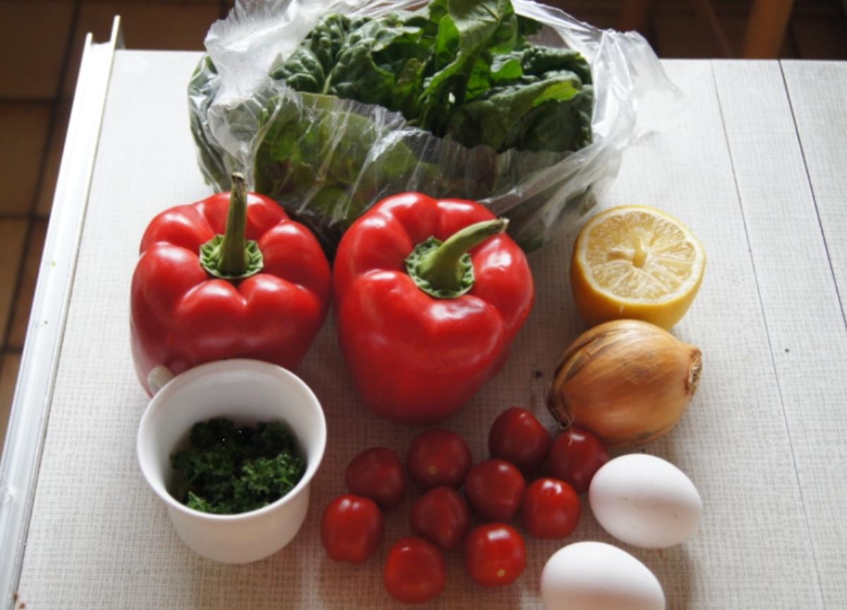 Gebackene Paprikaschote mit Gemüse und Ei - Rezept - Bild Nr. 2159
