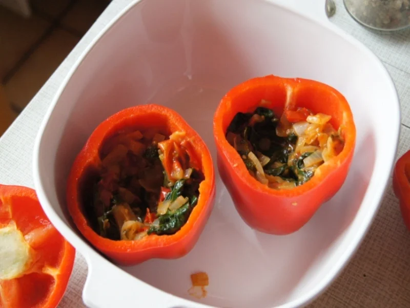Gebackene Paprikaschote mit Gemüse und Ei - Rezept - Bild Nr. 2172