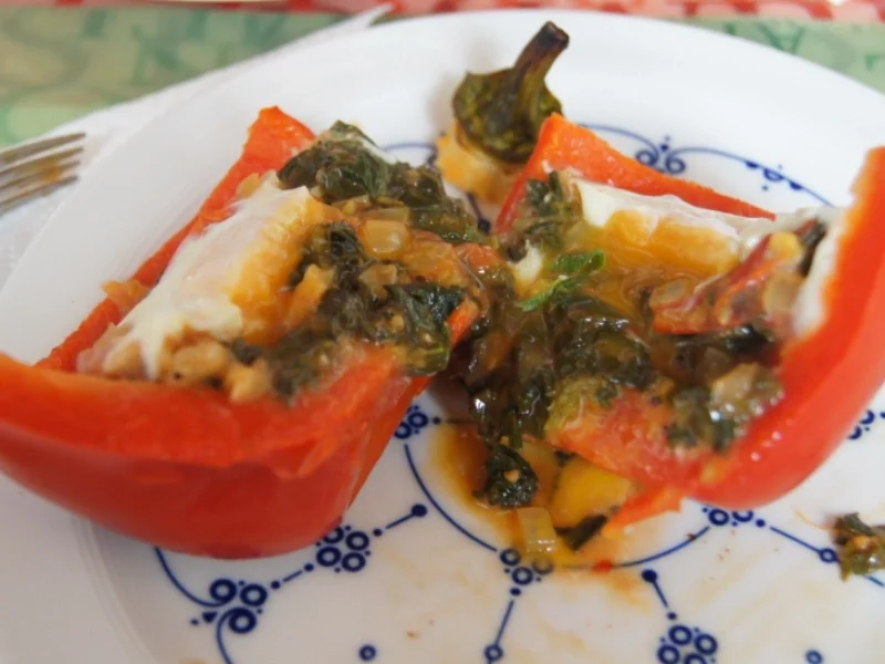 Gebackene Paprikaschote mit Gemüse und Ei - Rezept - Bild Nr. 2178