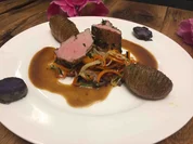 Kalbsfilet im Kräutermantel – Julienne-Gemüse – Hasselback-Kartoffeln - Rezept - Bild Nr. 2