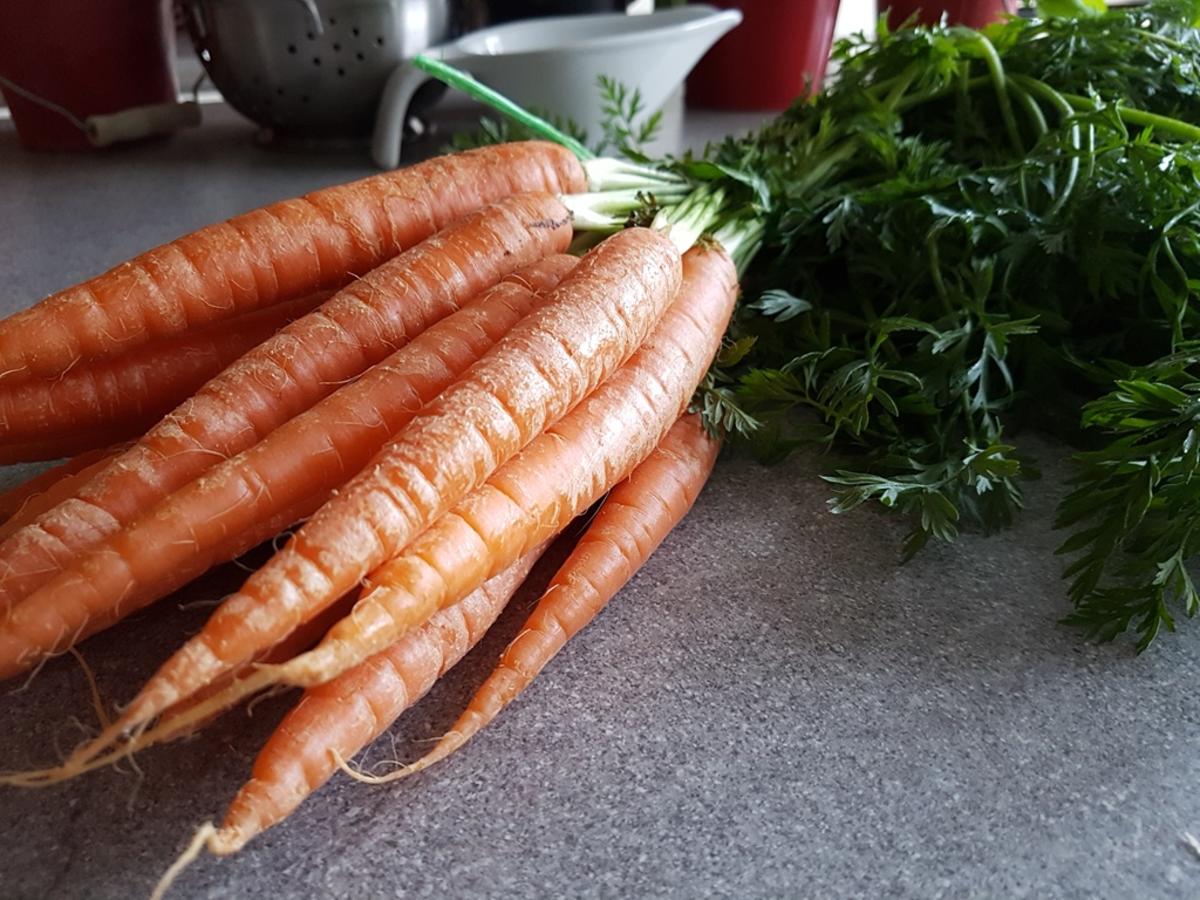 Bilder für Biggi`s Gemüsebeilagen = Baby oder Finger Möhren im Gewürzmantel - Rezept