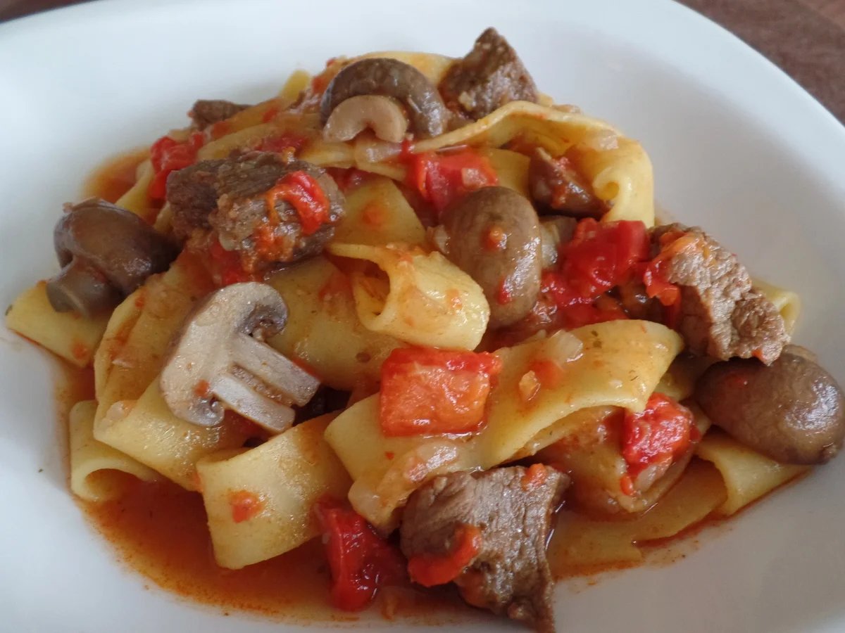 Rindergulasch mit Pappardelle - Rezept - Bild Nr. 2166