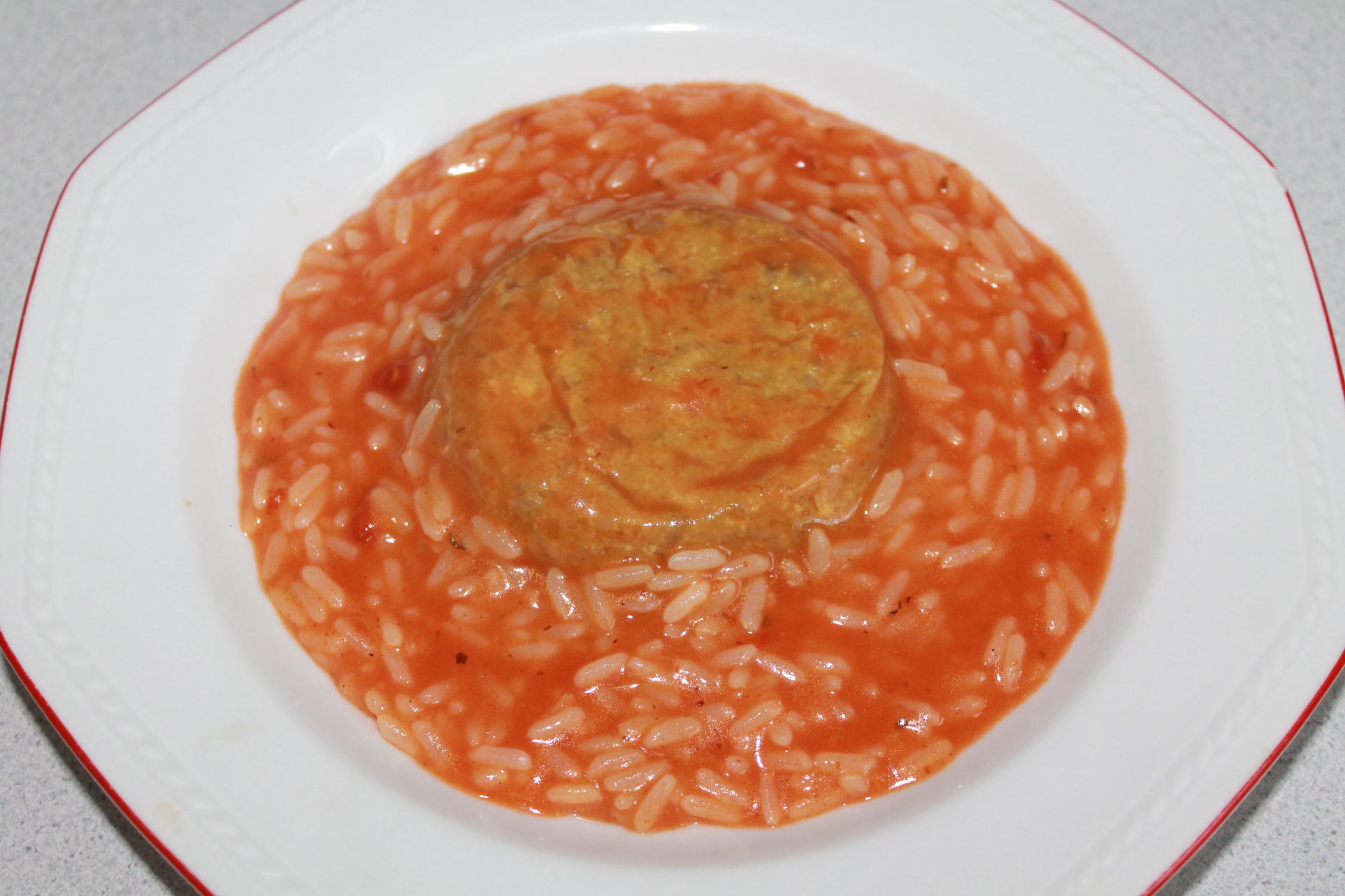 Bilder für Gemüsebratling mit Reis-Tomaten-Suppe (vegan) - Rezept